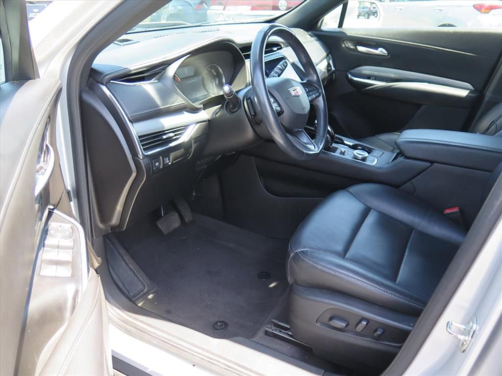 Used 2020 Cadillac XT4 Premium Luxury FWD image 11