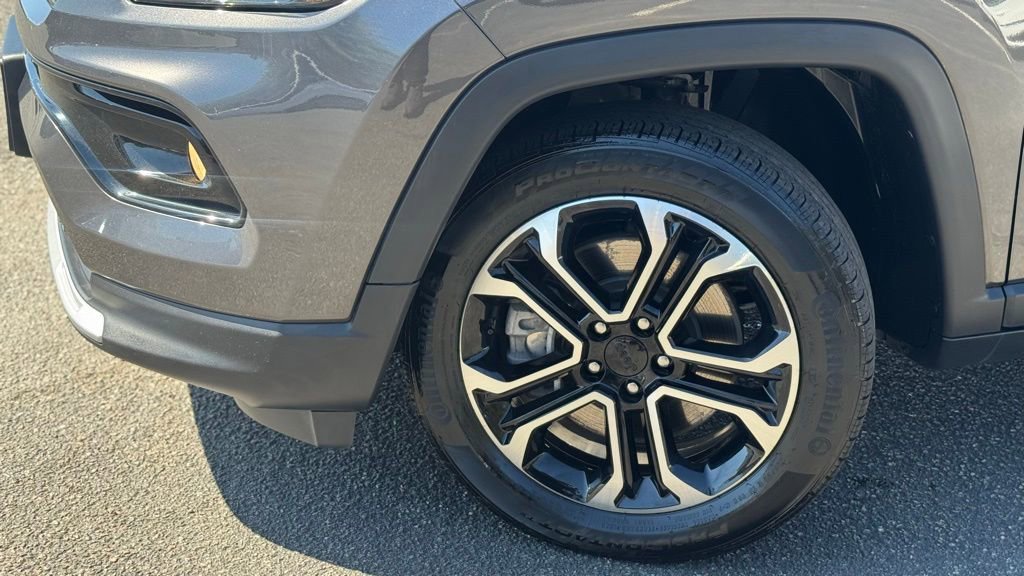 Used 2023 Jeep Compass Limited image 7