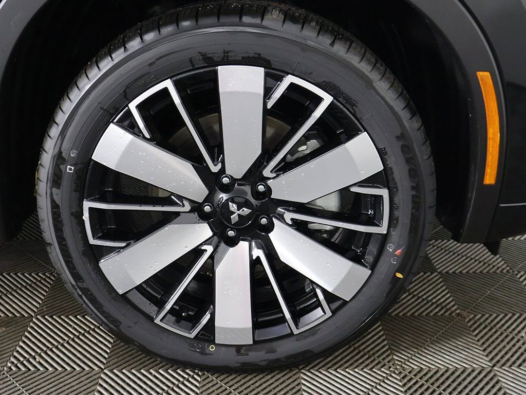 New 2025 Mitsubishi Outlander SEL image 28