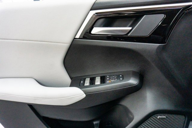 New 2025 Mitsubishi Outlander SE image 14