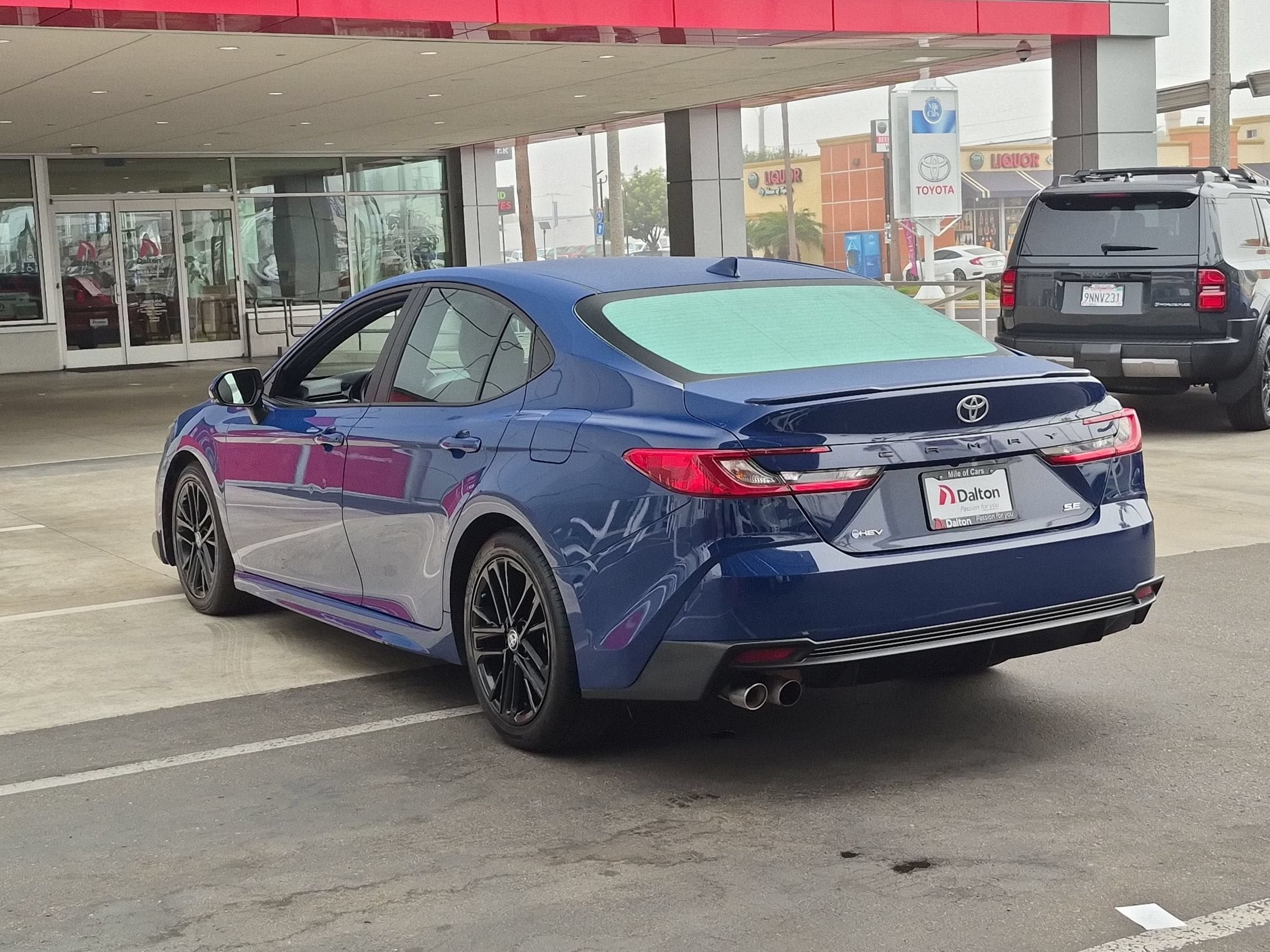 Used 2025 Toyota Camry SE FWD image 6