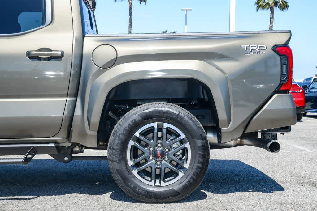 Certified 2025 Toyota Tacoma TRD Sport w/ TRD Sport Premium Package AWD/4WD image 11