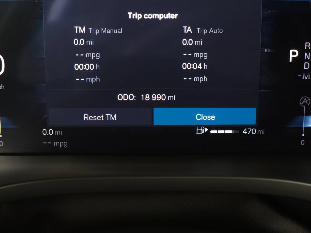 Certified 2025 Volvo XC60 B5 Plus AWD/4WD image 21