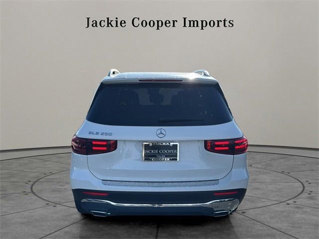 New 2026 Mercedes-Benz GLB 250 image 4