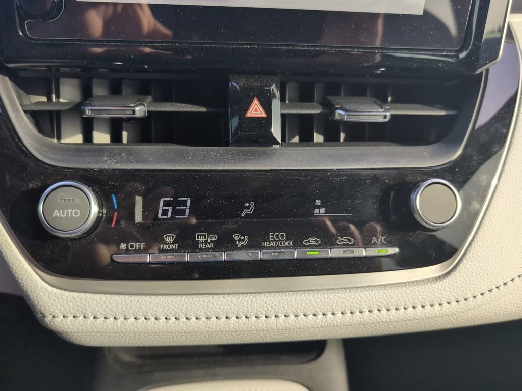 Used 2025 Toyota Corolla SE FWD image 13