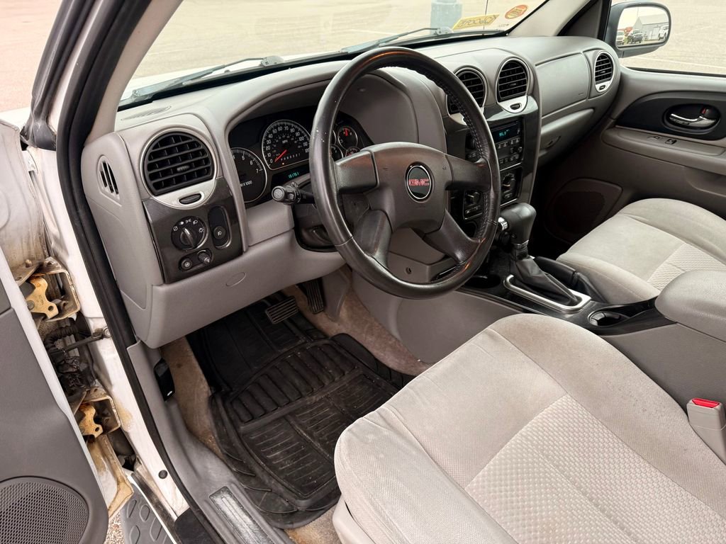 Used 2009 GMC Envoy SLE image 12