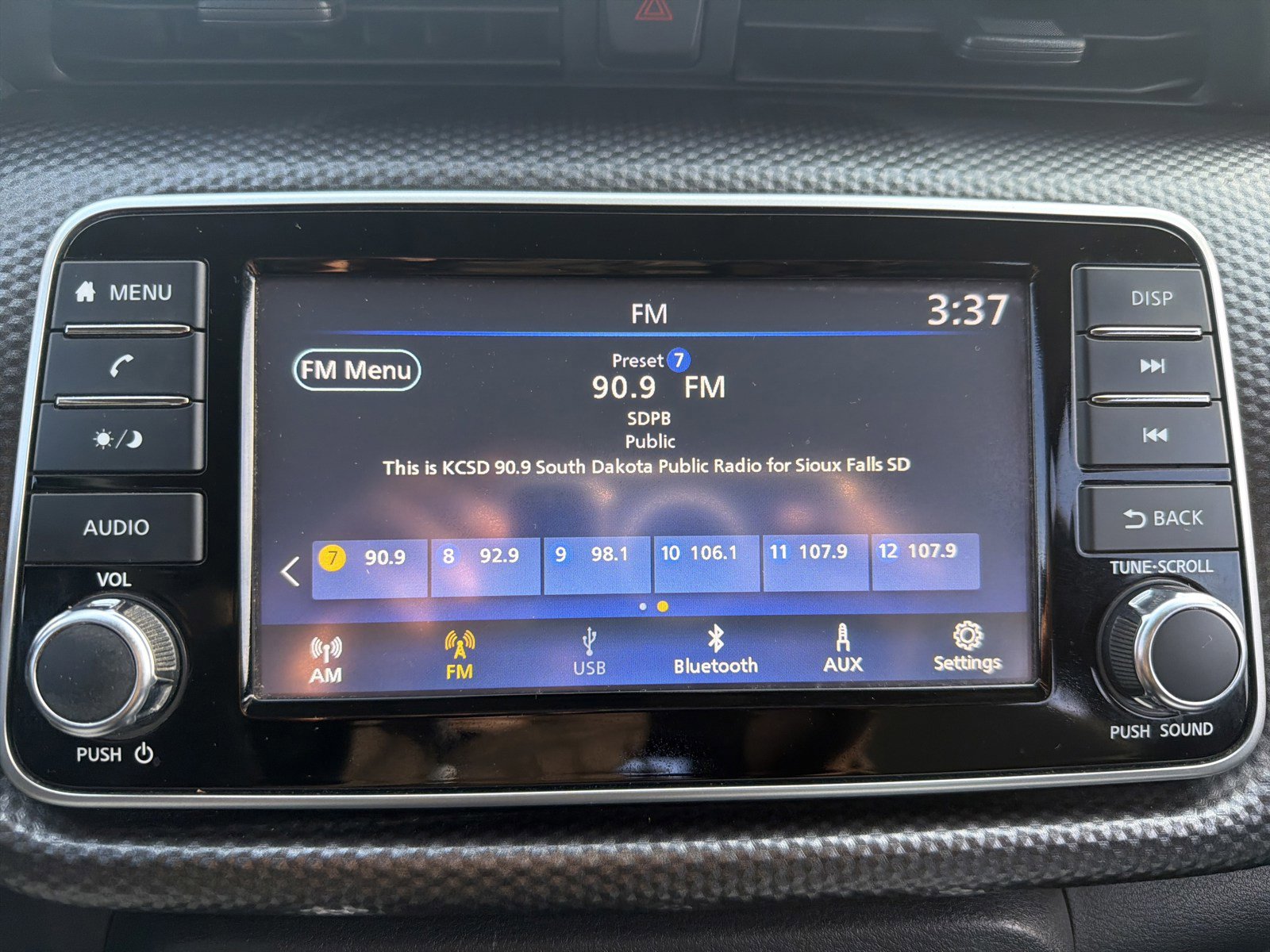 Used 2020 Nissan Kicks S image 28