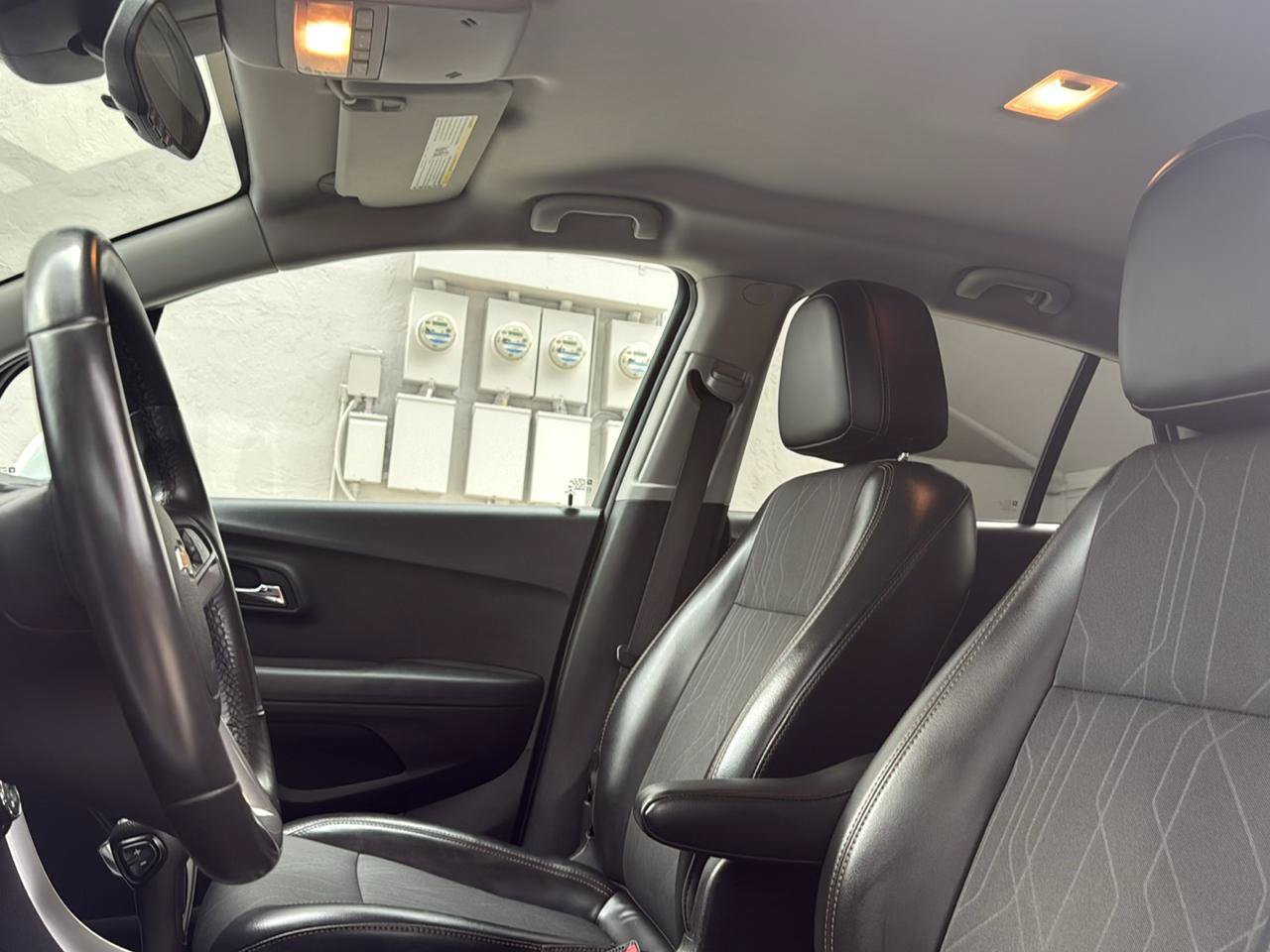 Used 2019 Chevrolet Trax LT w/ LT Convenience Package AWD/4WD image 31