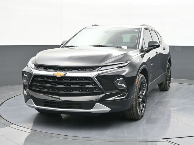 New 2026 Chevrolet Blazer LT w/ Convenience Package AWD/4WD image 2