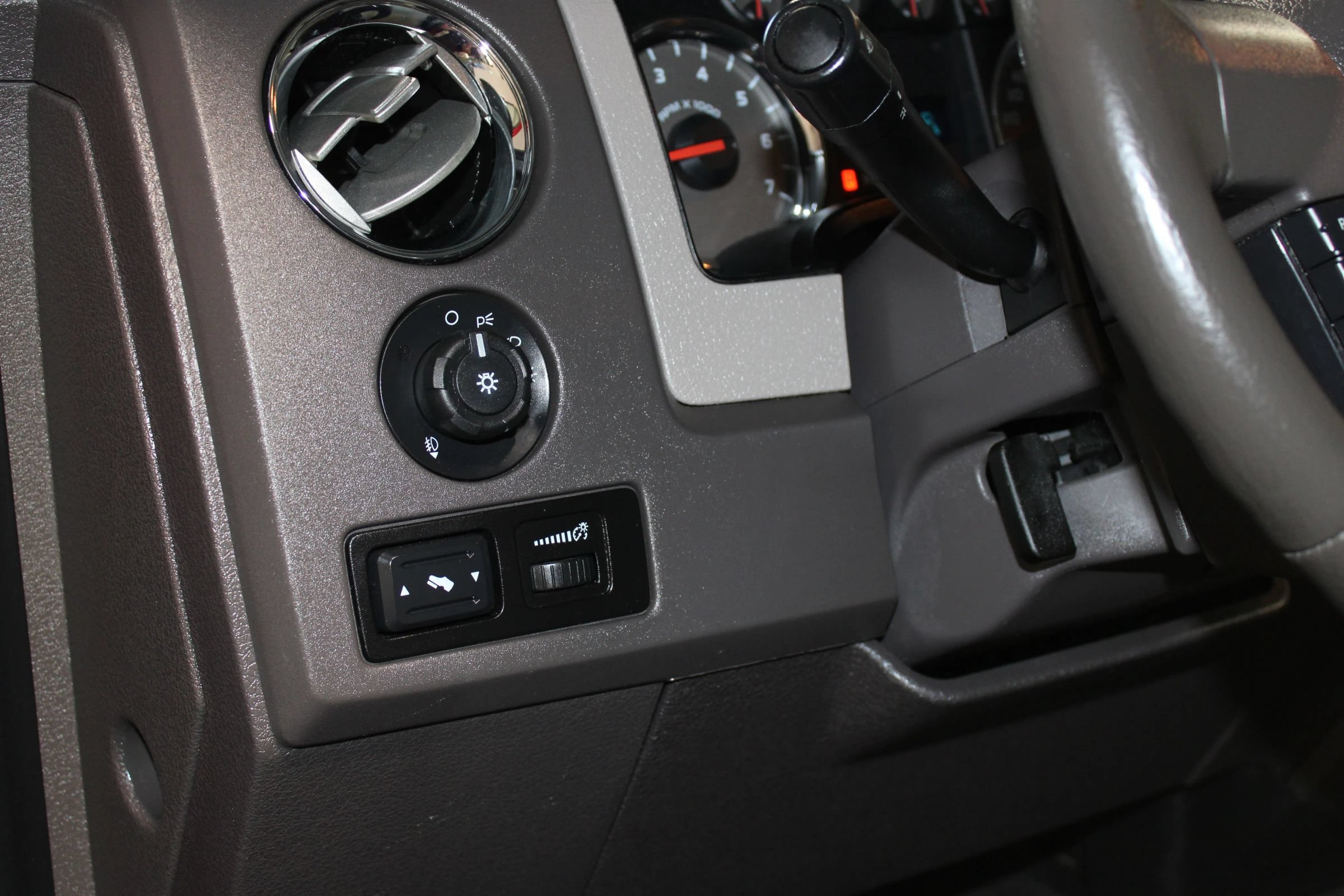 Used 2010 Ford F150 XLT RWD image 19