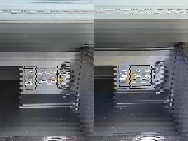 New 2025 Toyota Highlander Platinum image 28