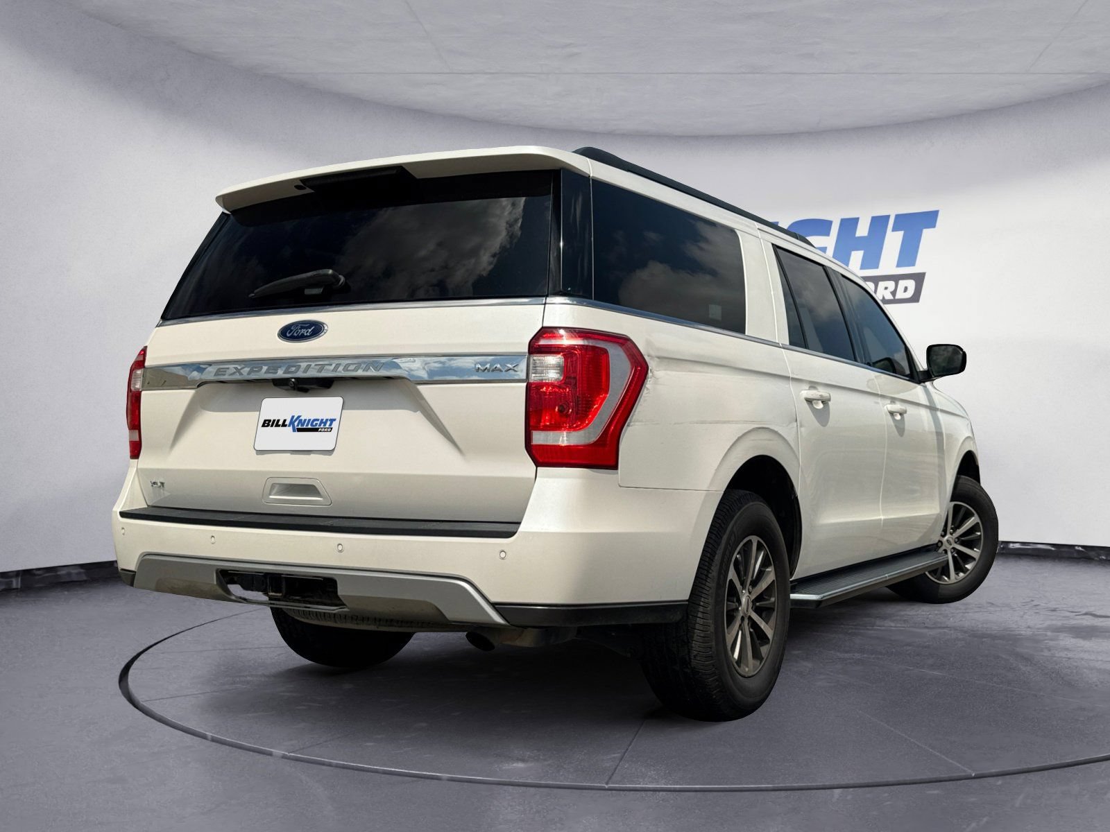 Used 2019 Ford Expedition Max XLT w/ Equipment Group 202A AWD/4WD image 5