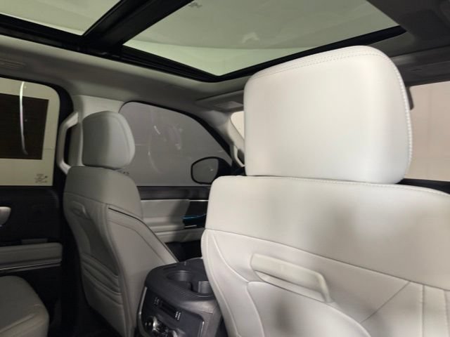Used 2025 Ford Expedition Platinum w/ Platinum Ultimate Package AWD/4WD image 29