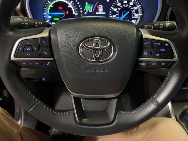 Used 2022 Toyota Highlander XLE AWD/4WD image 40