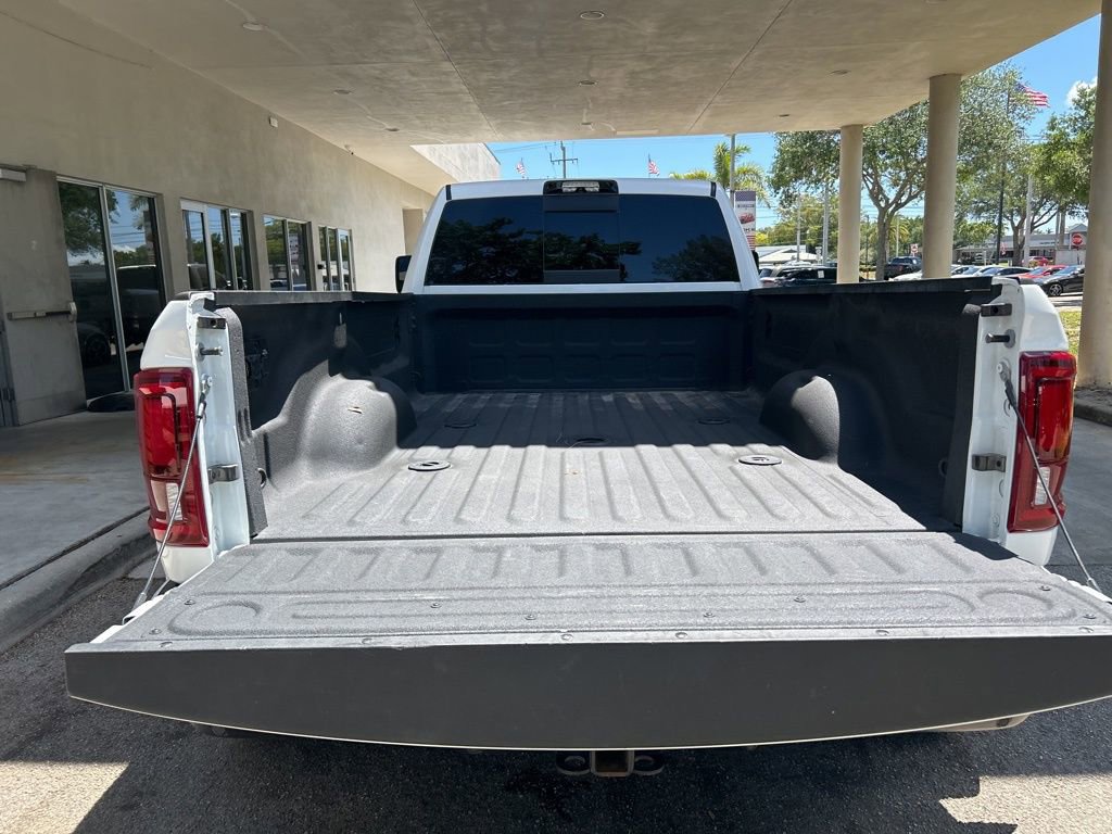 Used 2025 RAM 3500 Laramie AWD/4WD image 41