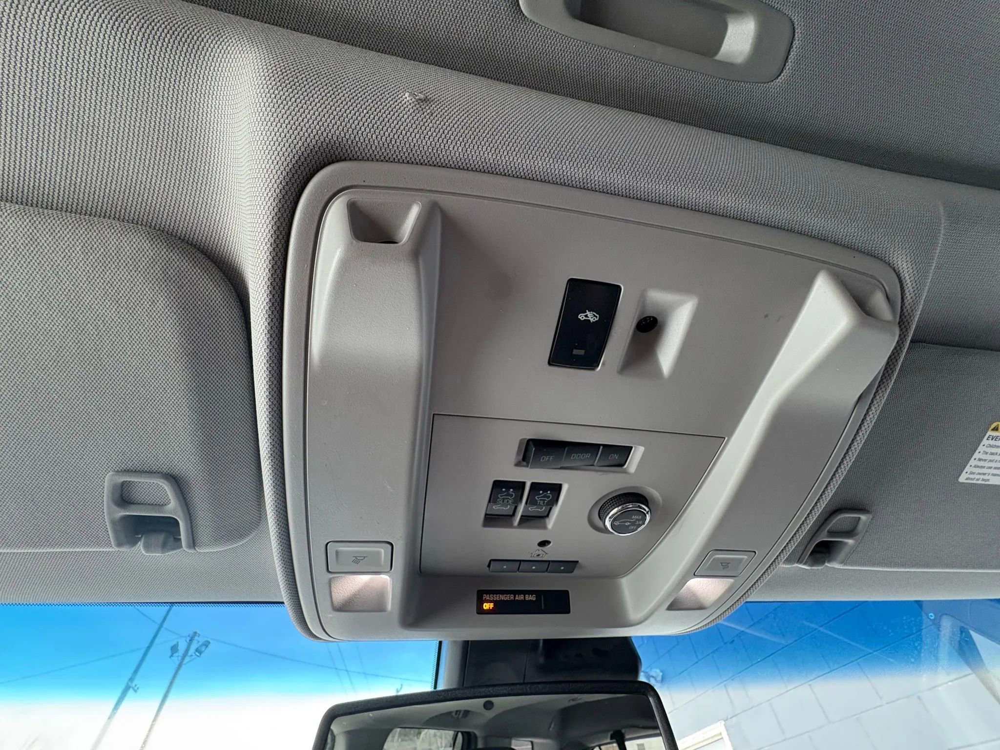Used 2018 Chevrolet Tahoe Premier AWD/4WD image 22