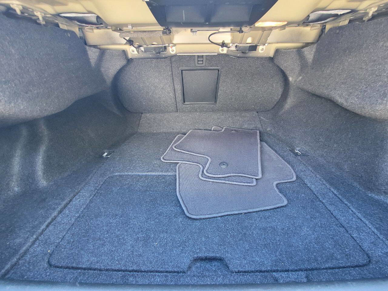 Used 2015 Volvo S60 T5 Platinum image 11