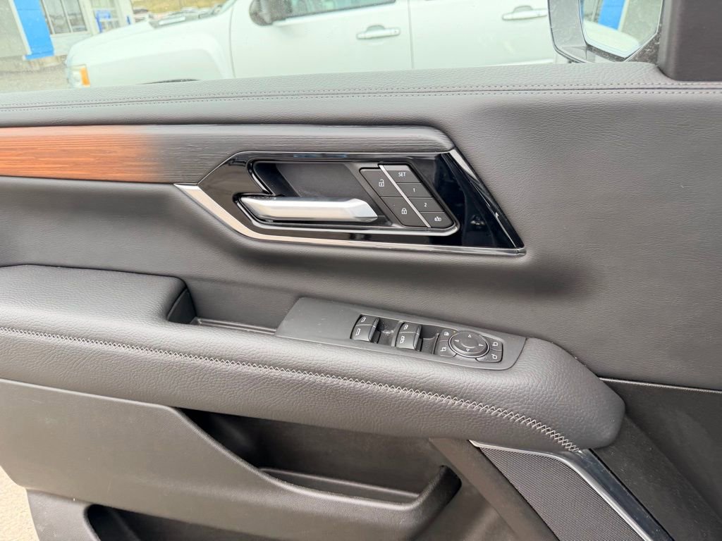 New 2026 GMC Yukon Denali w/ LPO, Floor Liner Package image 23