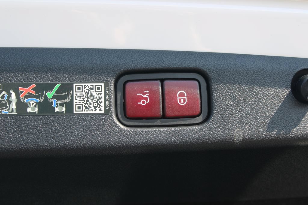 Used 2025 Mercedes-Benz E 350 Sedan image 16