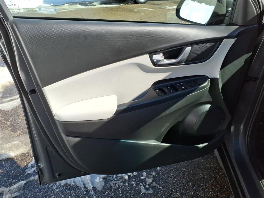 Used 2023 Hyundai Kona SEL w/ Convenience Package image 12