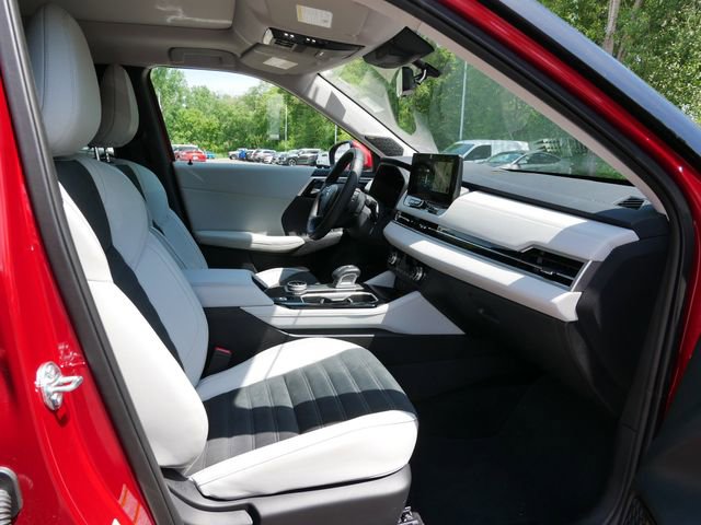 Used 2025 Mitsubishi Outlander SE AWD/4WD image 8