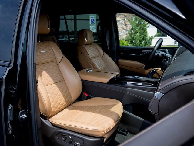 Used 2022 Cadillac Escalade Sport w/ LPO, ONYX Package image 41