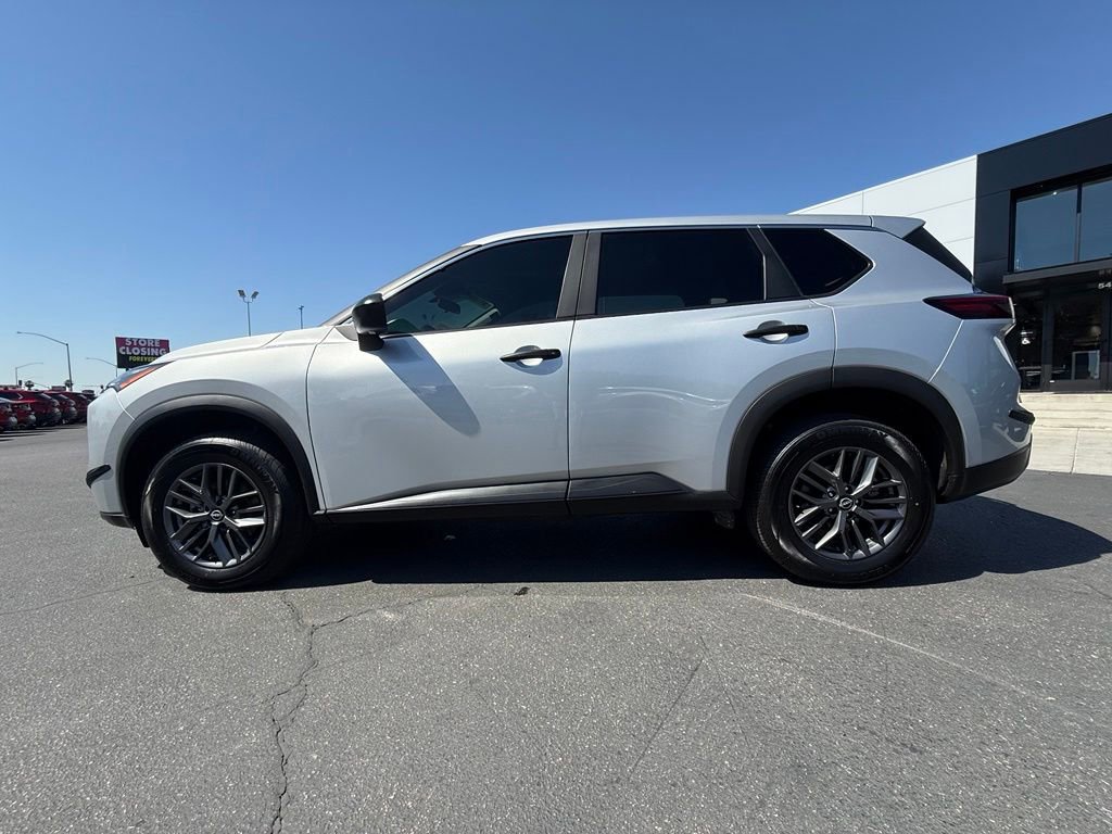 Used 2024 Nissan Rogue S FWD image 4