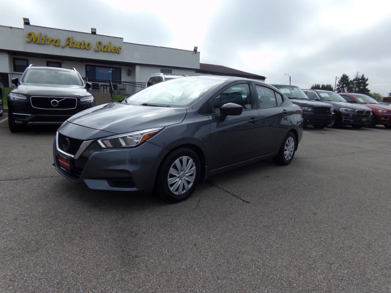 Used 2020 Nissan Versa S FWD image 1