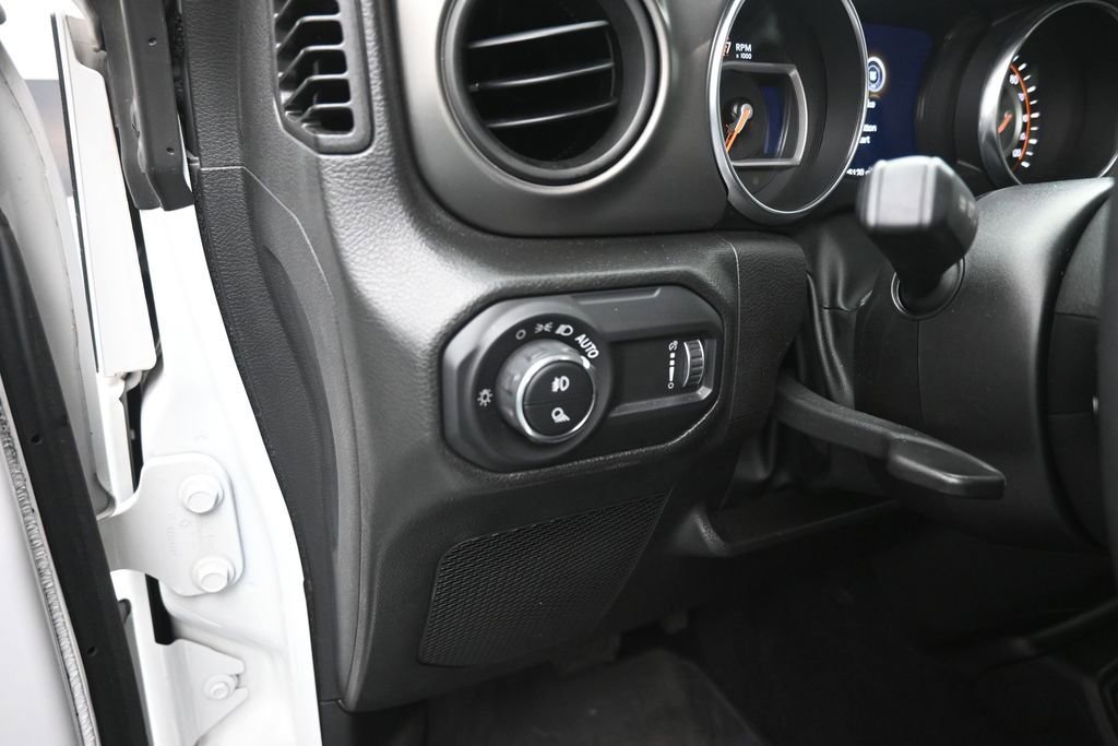 Used 2023 Jeep Gladiator Sport AWD/4WD image 13