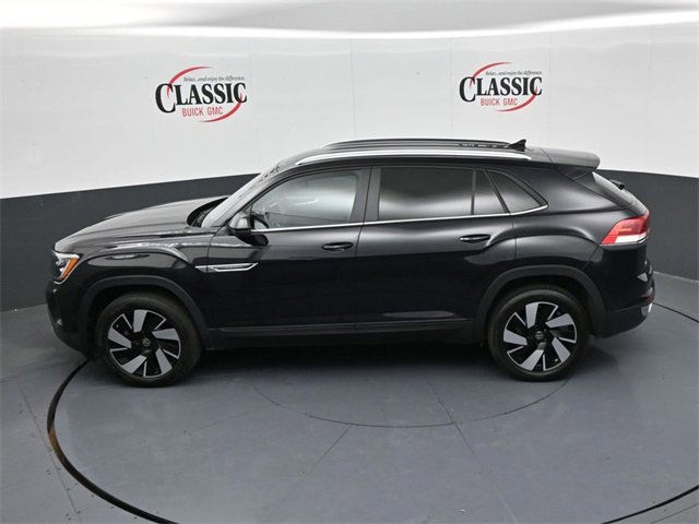 Used 2025 Volkswagen Atlas Cross Sport SE image 18