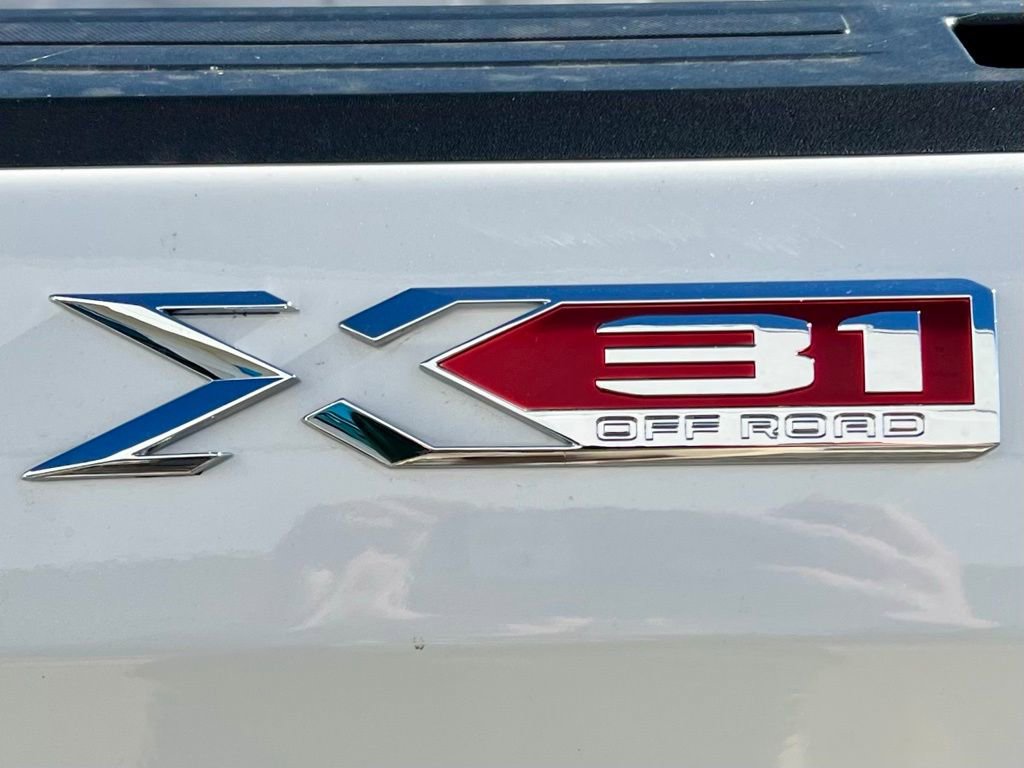 Used 2024 GMC Sierra 1500 SLT w/ SLT Convenience Package image 15