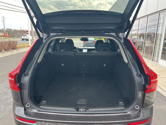 Certified 2025 Volvo XC60 B5 Plus w/ Climate Package image 11