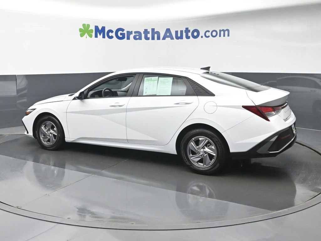 Used 2025 Hyundai Elantra SE image 22