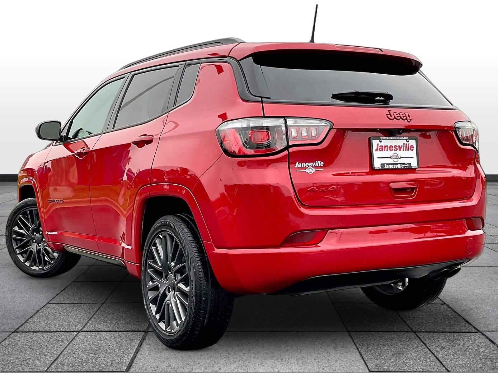 Used 2022 Jeep Compass Limited AWD/4WD image 5
