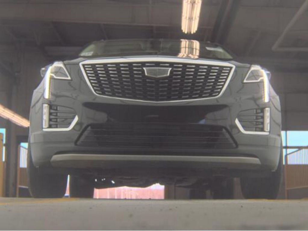 Used 2022 Cadillac XT5 Premium Luxury image 3