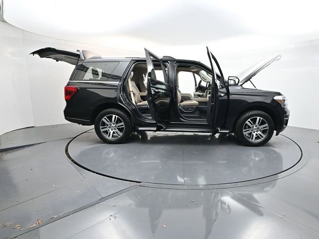 Used 2022 Ford Expedition Limited image 44
