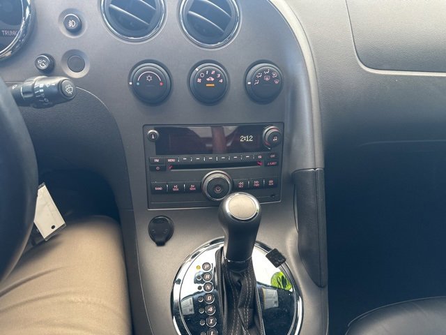 Used 2008 Pontiac Solstice Convertible w/ Premium Package image 10