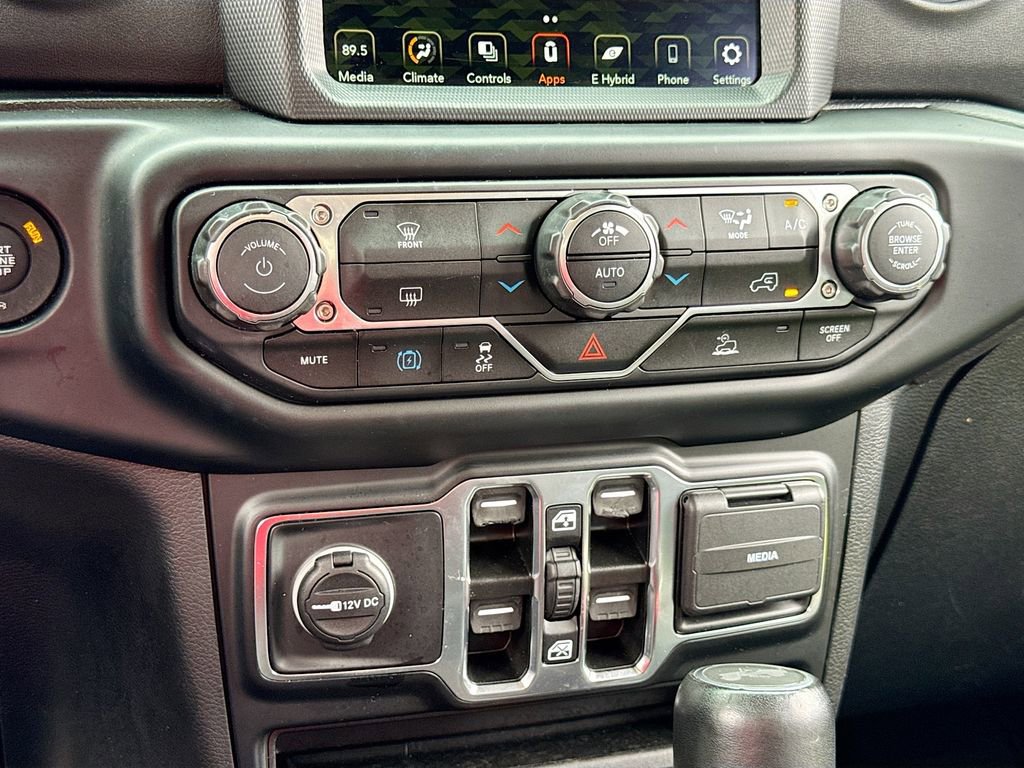 Used 2022 Jeep Wrangler Unlimited Sahara image 16