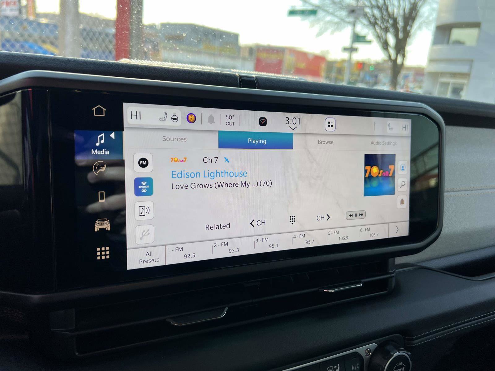 Used 2025 Jeep Wrangler Sahara image 27