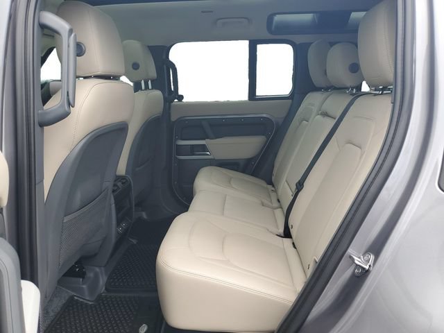 Used 2023 Land Rover Defender 110 SE AWD/4WD image 22