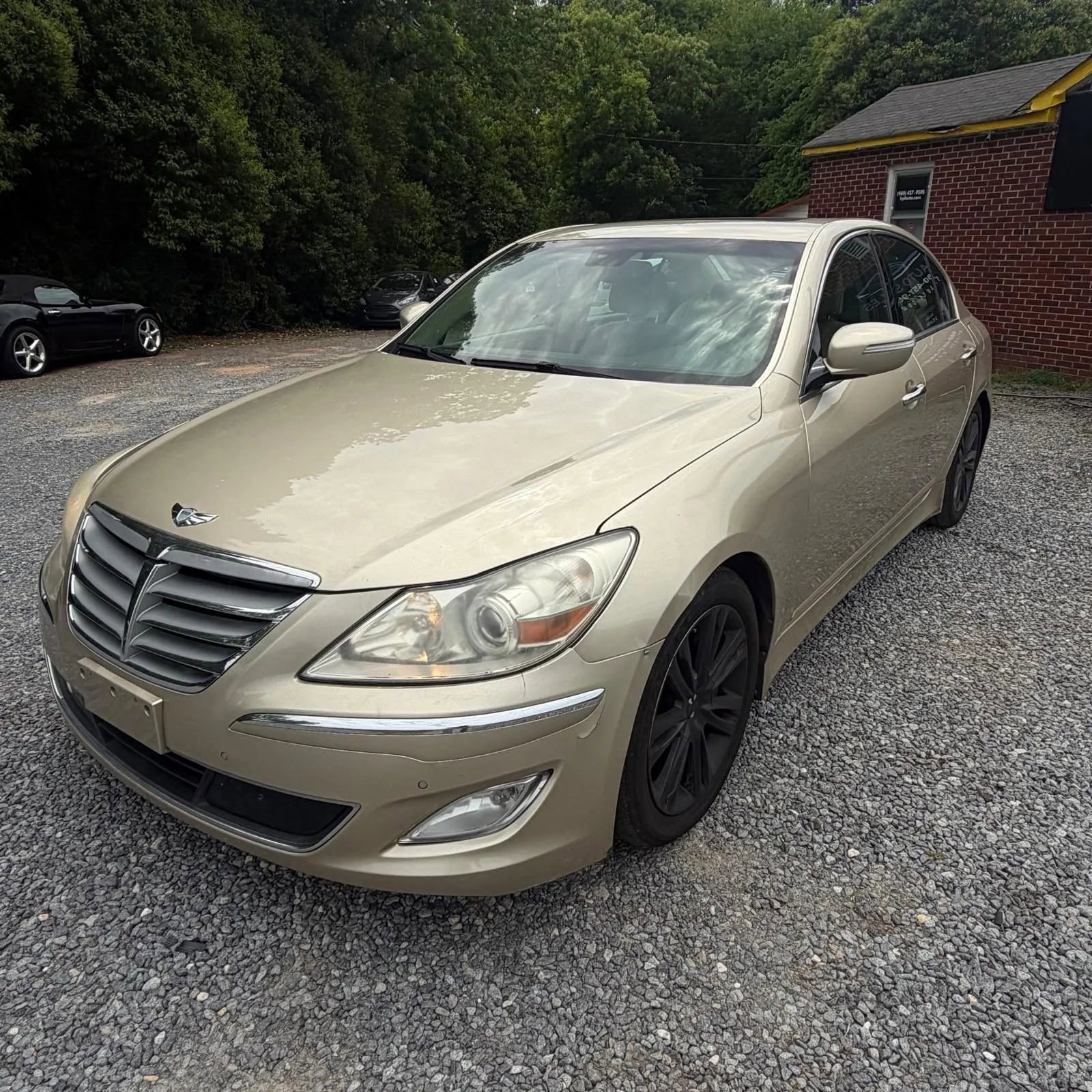 Used 2012 Hyundai Genesis 3.8 w/ Premium Pkg RWD image 3