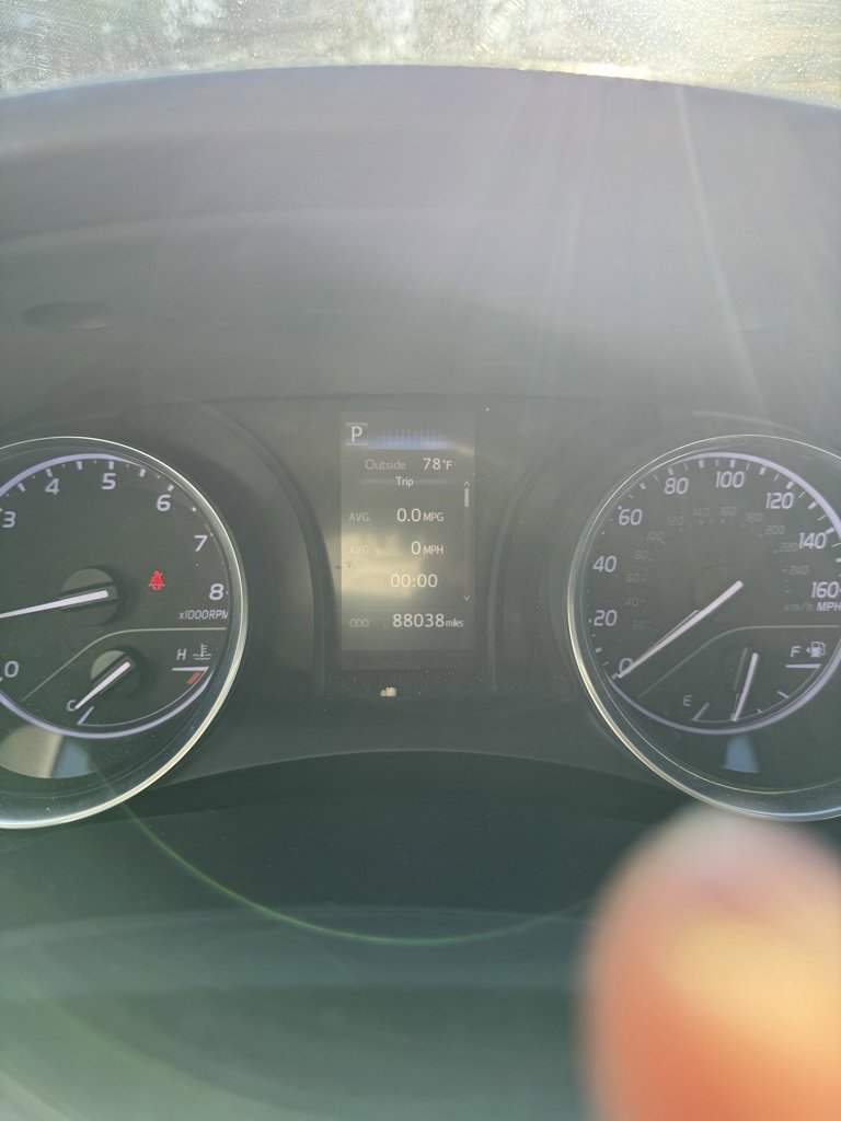 Used 2018 Toyota Camry LE image 14