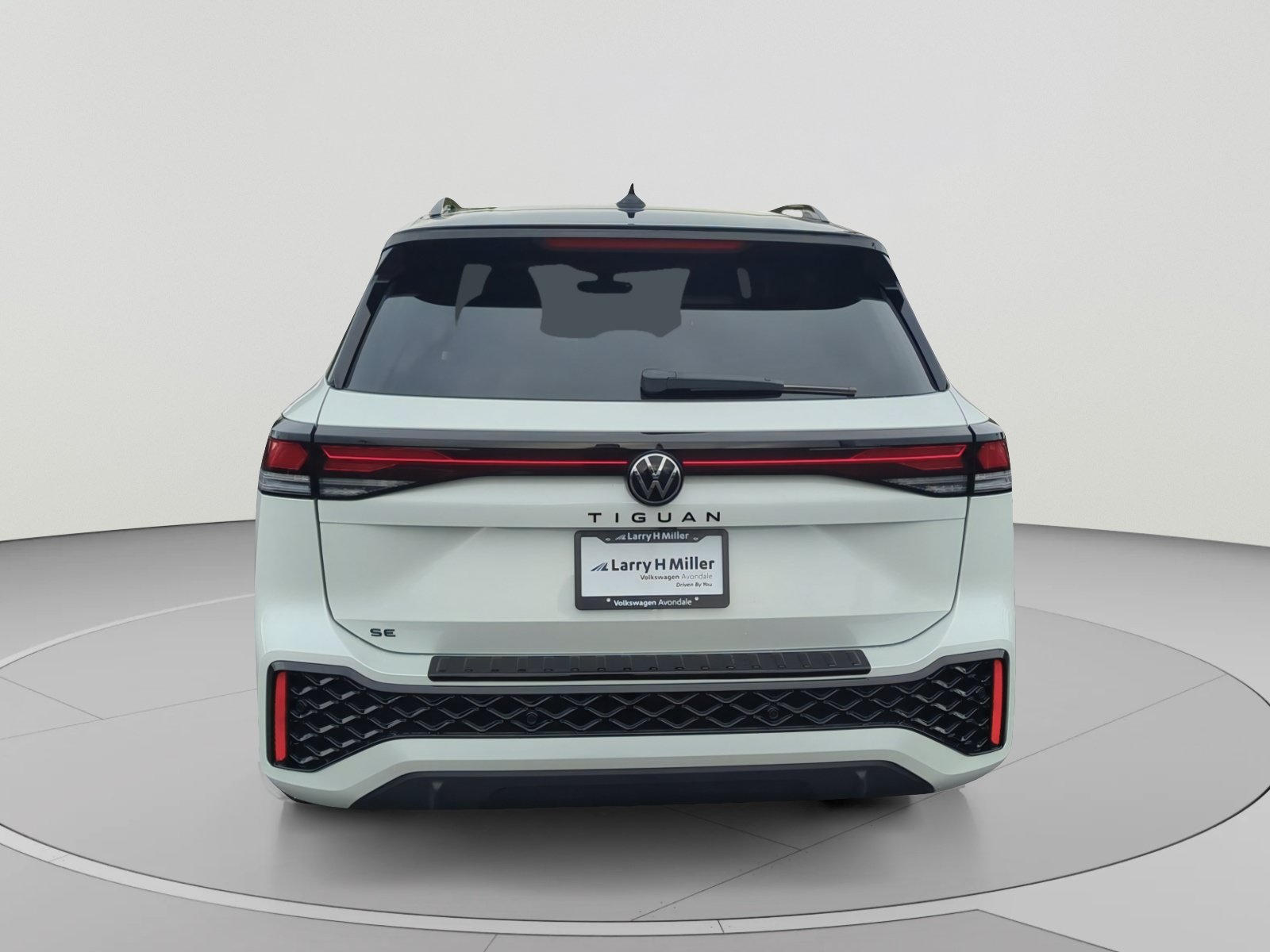 New 2026 Volkswagen Tiguan SE R-Line FWD image 4