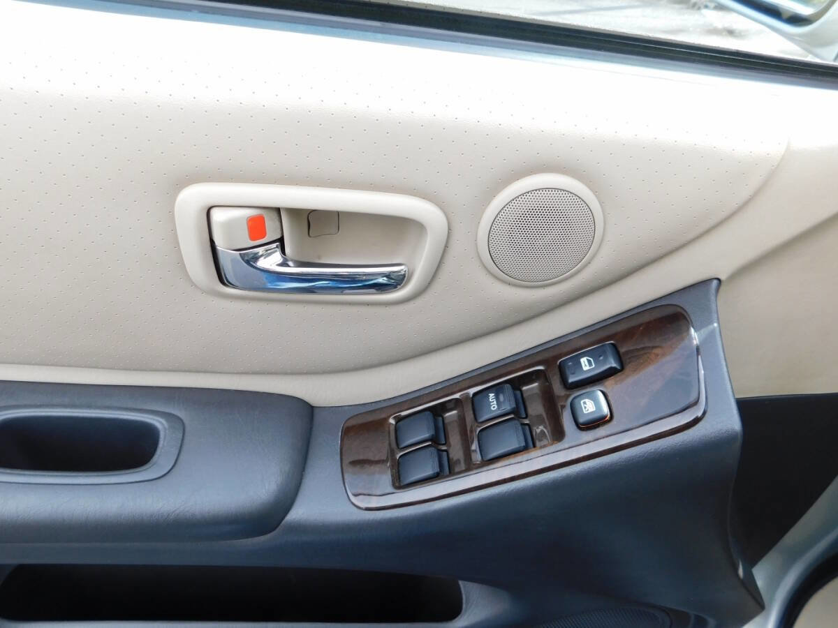 Used 2001 Toyota Highlander 4WD V6 image 18