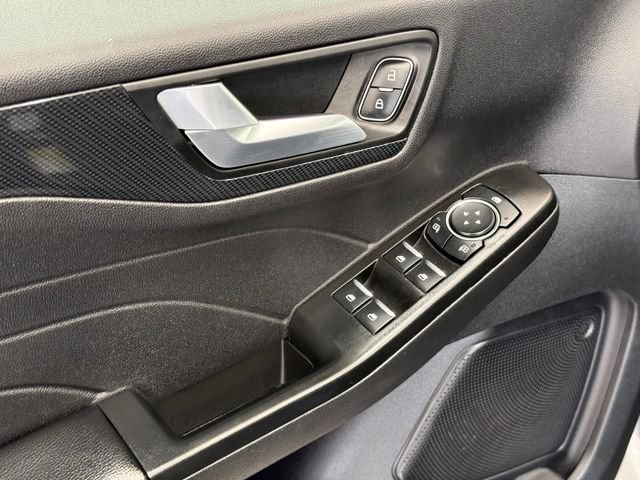 Used 2025 Ford Escape ST-Line Select AWD/4WD image 17