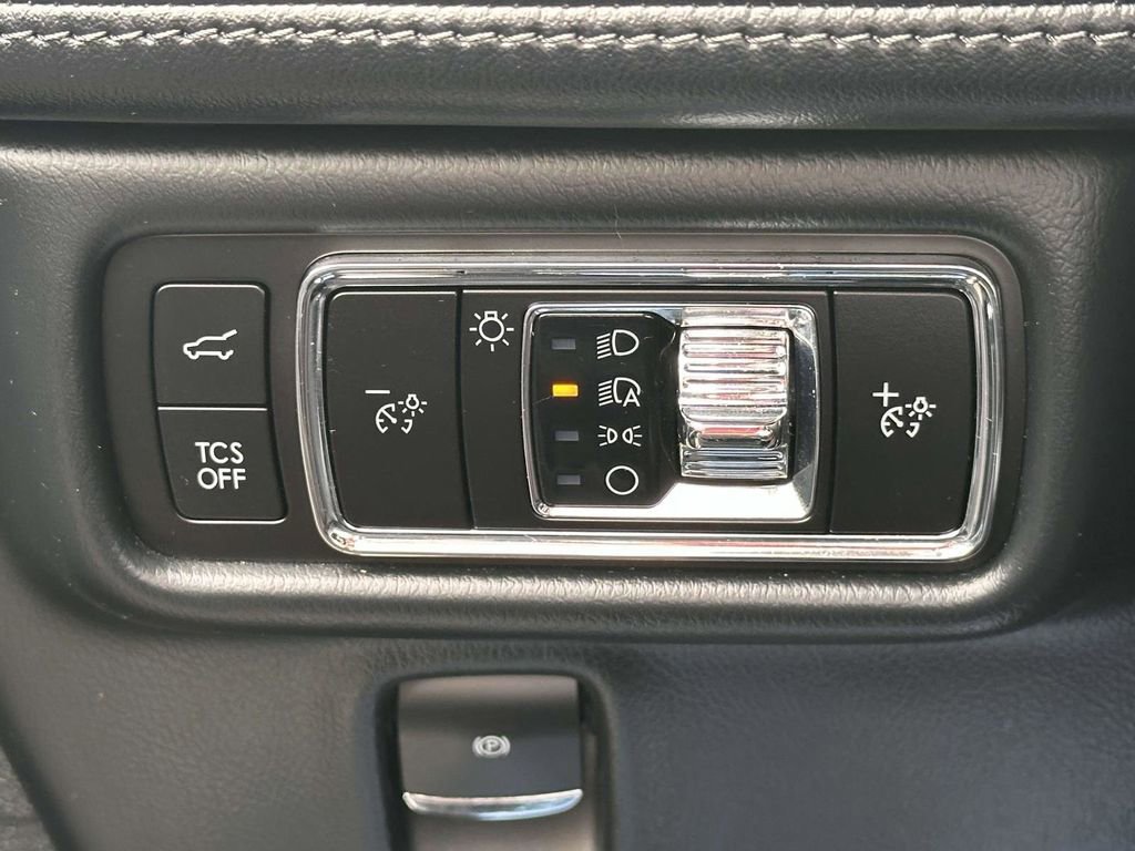 Used 2023 Lincoln Nautilus Reserve w/ Luxury Package image 21