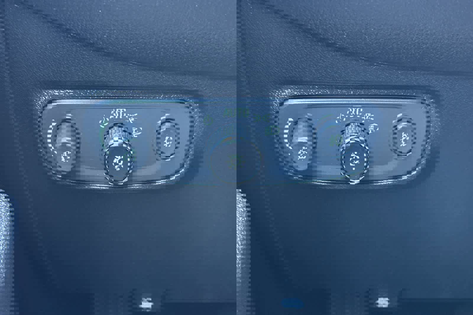 Used 2020 Chevrolet Equinox LT image 30