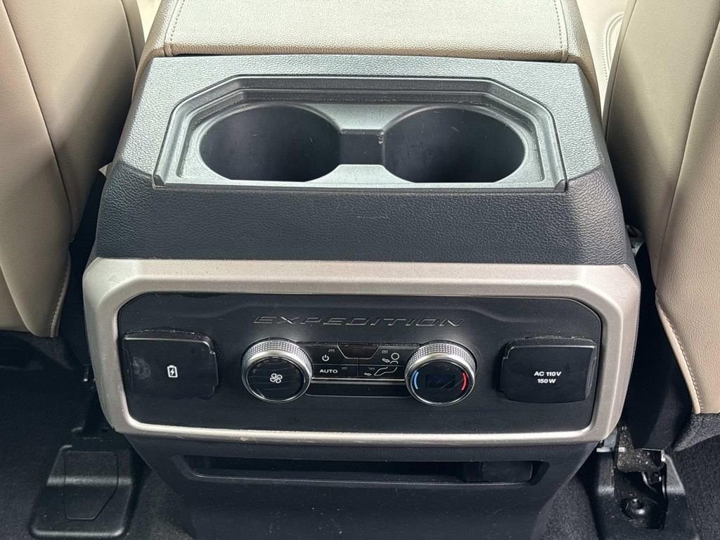 Used 2024 Ford Expedition Max XLT image 14