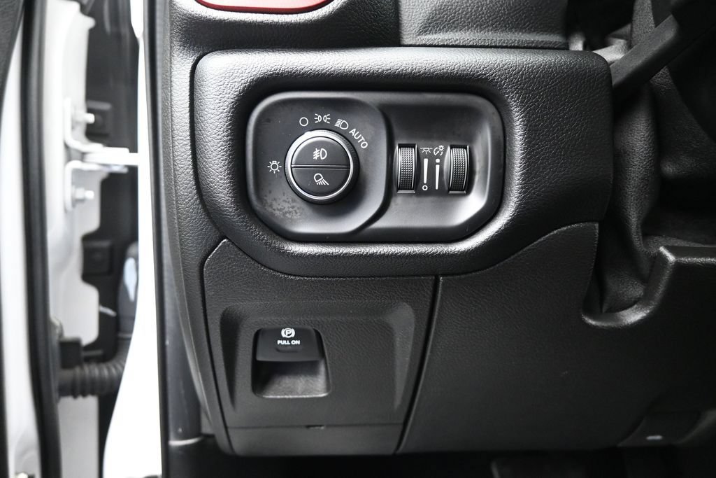 Used 2019 RAM 1500 Rebel AWD/4WD image 16