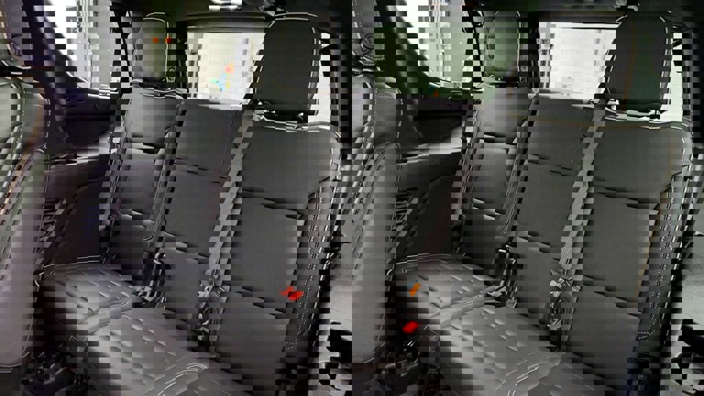 Used 2021 GMC Yukon SLT w/ SLT Premium Package image 23